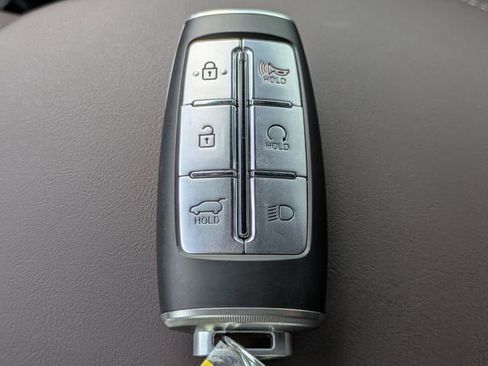 Certified 2025 Genesis GV70 2.5T w/ Advanced Package AWD/4WD image 31