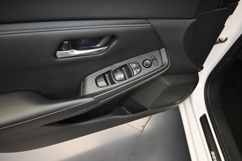 Certified 2024 Nissan Sentra SV FWD image 11