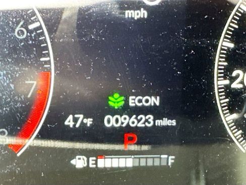 Used 2025 Honda HR-V EX-L image 10