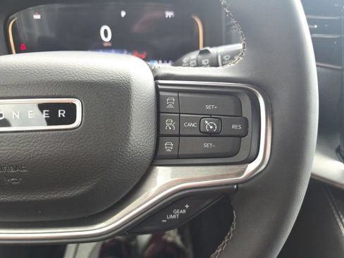 Used 2022 Jeep Wagoneer Series I AWD/4WD image 15