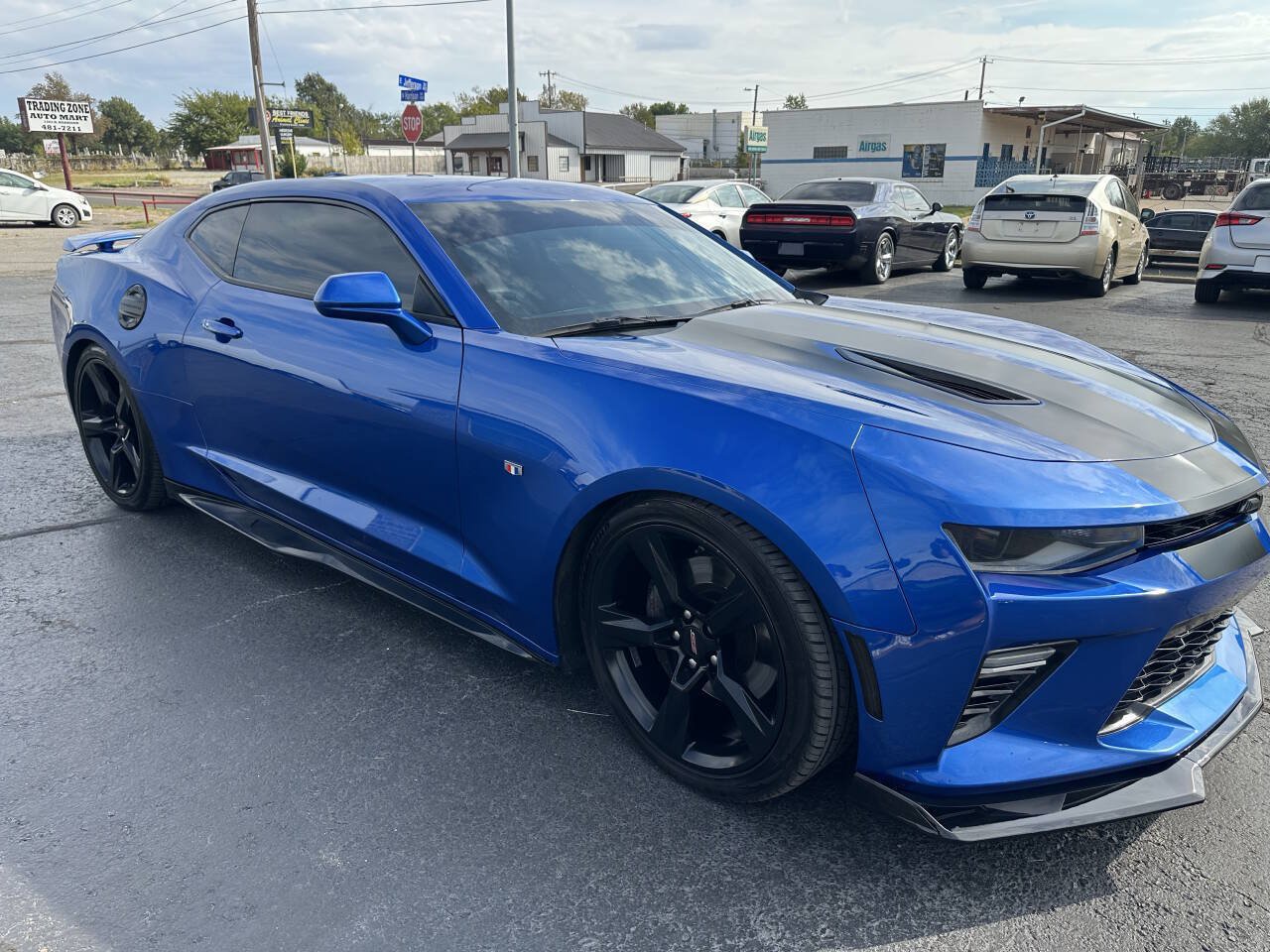 Used 2017 Chevrolet Camaro SS RWD image 6