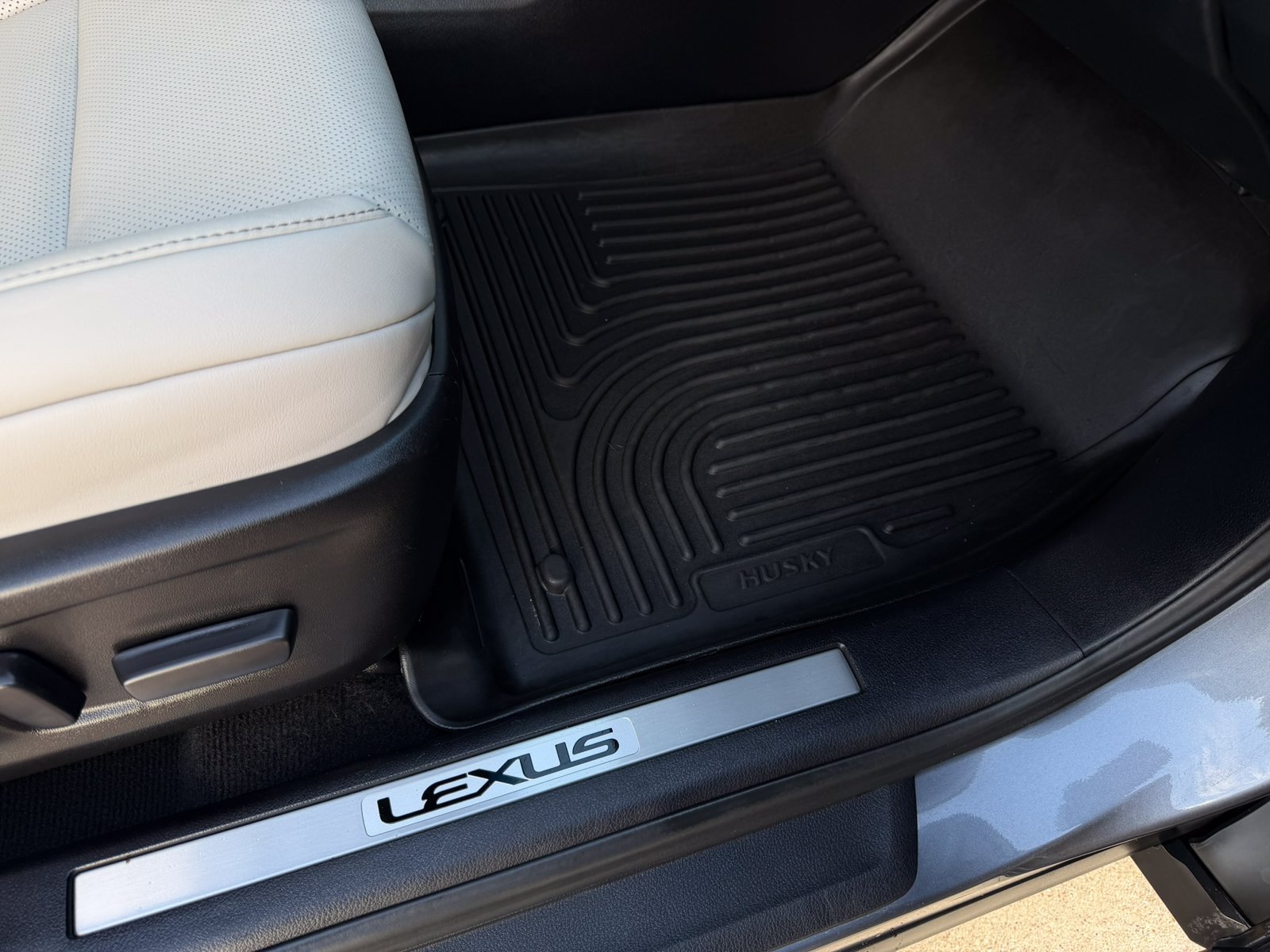 Used 2017 Lexus RX 350 F Sport w/ Accessory Package AWD/4WD image 29