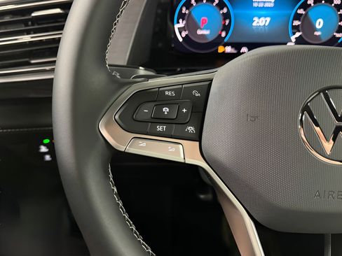 New 2026 Volkswagen Atlas Cross Sport SE image 12