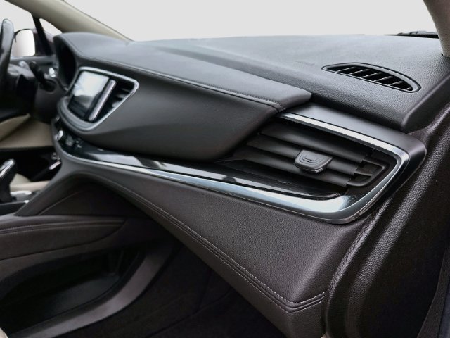 Used 2018 Buick Enclave Essence FWD image 32