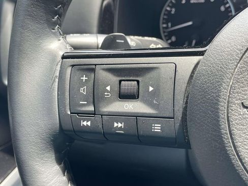 Used 2022 Nissan Pathfinder SL w/ Cargo Package FWD image 21