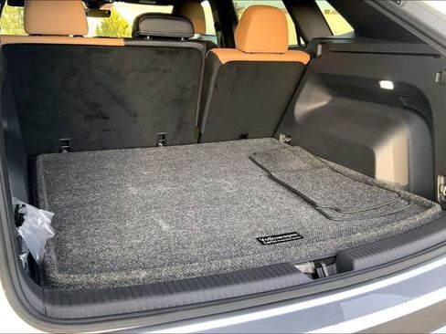 Used 2024 Volkswagen Atlas Cross Sport SEL R-Line image 20