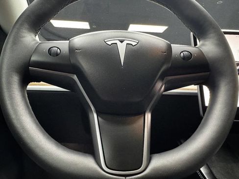 Used 2024 Tesla Model Y Long Range image 23