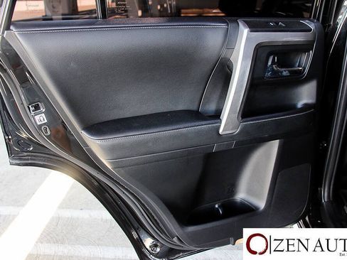 Used 2023 Toyota 4Runner Limited AWD/4WD image 38