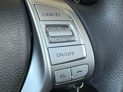 Used 2015 Nissan Rogue S AWD/4WD image 29