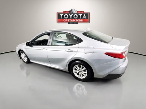Used 2025 Toyota Camry LE image 5