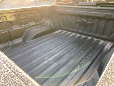 Used 2023 Chevrolet Colorado Trail Boss w/ Technology Package image 5