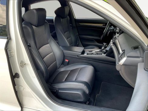Used 2018 Honda Accord Sport image 28