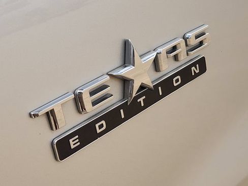 Used 2019 Chevrolet Silverado 1500 LT w/ Texas Edition RWD image 7
