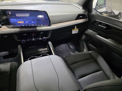 New 2026 Chevrolet Suburban LT w/ Comfort Package image 18