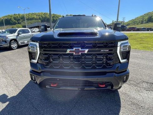 New 2026 Chevrolet Silverado 2500 ZR2 AWD/4WD image 2