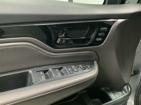 Used 2023 Honda Odyssey Touring image 16