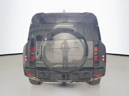 Used 2024 Land Rover Defender 130 X-Dynamic SE AWD/4WD image 10