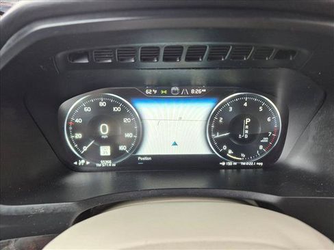 Used 2019 Volvo XC90 T5 Momentum w/ Multimedia Package AWD/4WD image 12