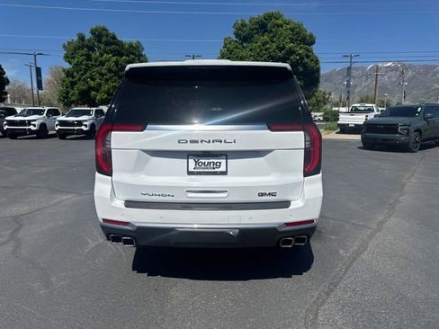Used 2025 GMC Yukon XL Denali AWD/4WD image 6