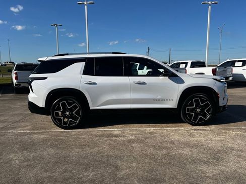 Used 2025 Chevrolet Traverse High Country image 19