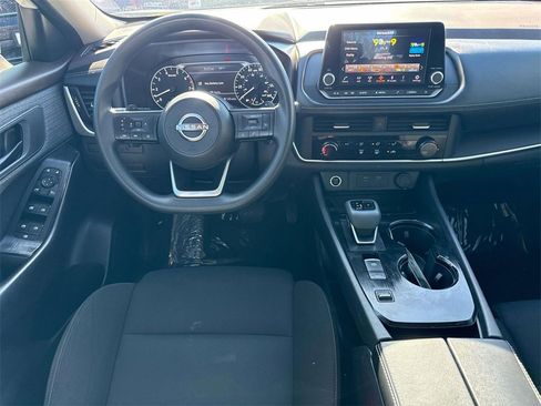 Used 2023 Nissan Rogue S image 10