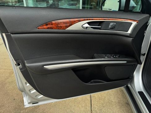 Used 2013 Lincoln MKZ AWD image 10