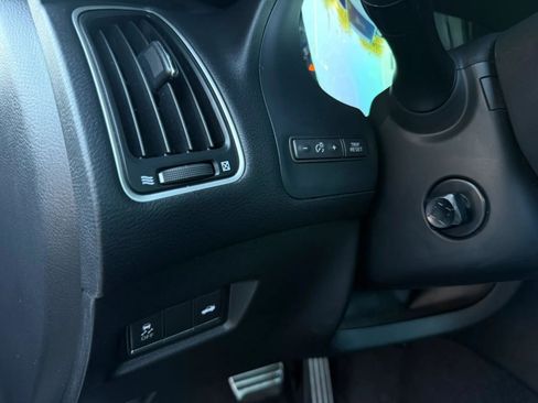 Used 2017 INFINITI Q60 Red Sport 400 image 35