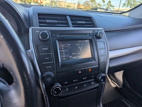 Used 2017 Toyota Camry SE image 25