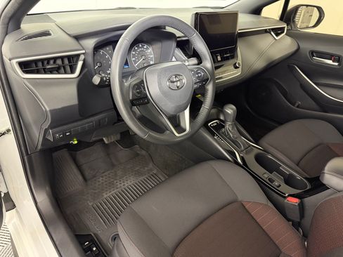 Used 2024 Toyota Corolla SE w/ SE Premium Package FWD image 3