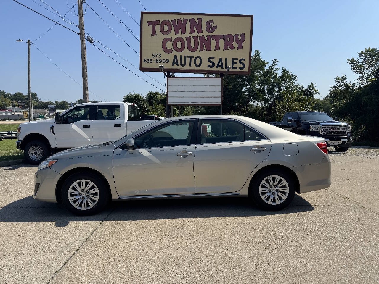 Used 2014 Toyota Camry LE FWD image 31