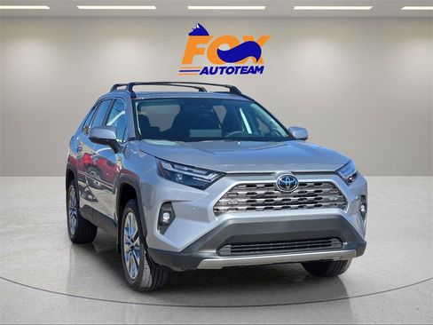 New 2025 Toyota RAV4 Limited image 7