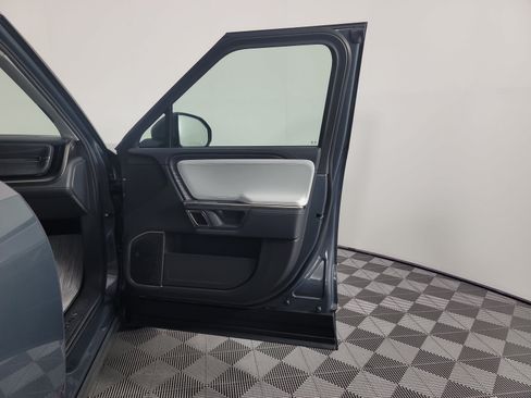 Used 2024 Rivian R1S Adventure AWD/4WD image 18