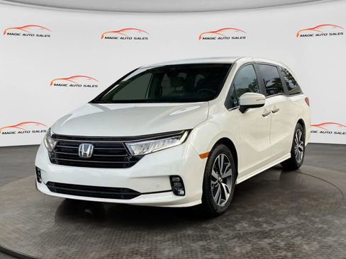 Used 2021 Honda Odyssey Touring image 2