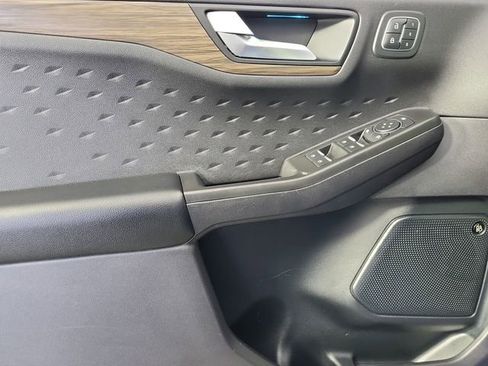 Used 2020 Ford Escape Titanium AWD/4WD image 10
