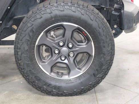 Used 2022 Jeep Gladiator Rubicon w/ Cold Weather Group AWD/4WD image 13