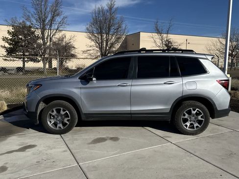 Used 2022 Honda Passport TrailSport image 2