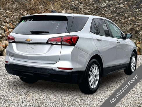 Used 2022 Chevrolet Equinox LS FWD image 2