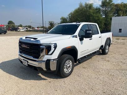 New 2026 GMC Sierra 2500 Pro w/ Convenience Package