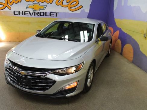 Used 2020 Chevrolet Malibu LS FWD image 4