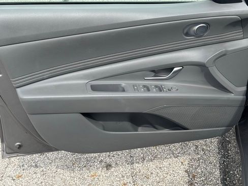 Used 2023 Hyundai Elantra SEL w/ Convenience Package image 17