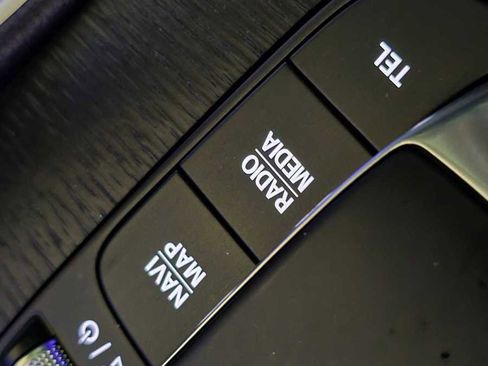 Used 2023 Mercedes-Benz GLS 450 4MATIC image 36