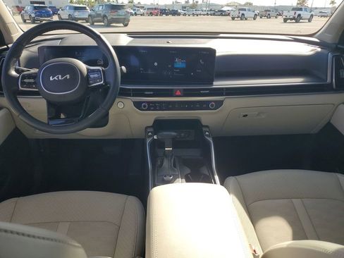 Used 2025 Kia Sorento EX w/ Panoramic Sunroof Package image 10