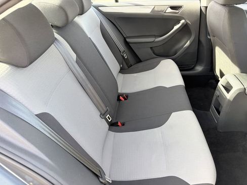 Used 2017 Volkswagen Jetta S image 21