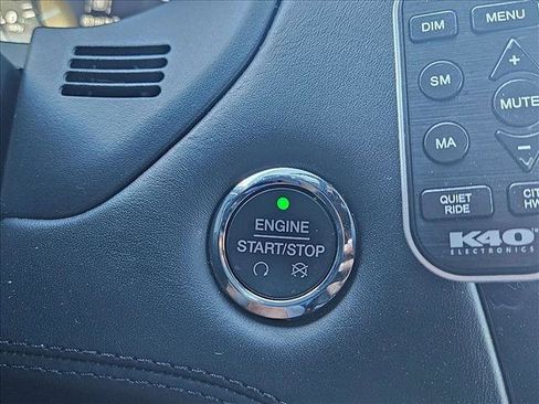 Used 2018 Ford Explorer Platinum image 26