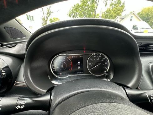 Used 2019 Nissan Kicks SR w/ SR Premium Package FWD image 14