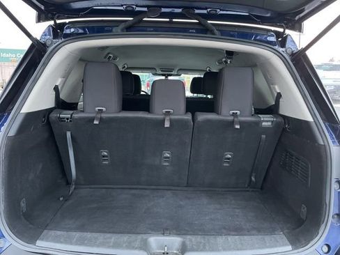 Used 2024 Nissan Pathfinder SV image 38