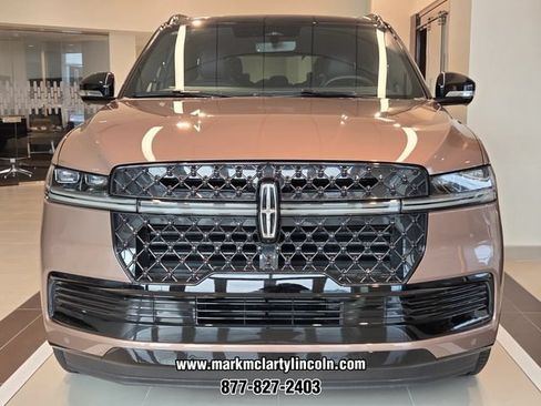 New 2026 Lincoln Navigator Black Label AWD/4WD image 2