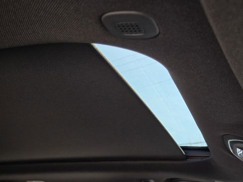 New 2025 Jeep Grand Cherokee Limited image 10