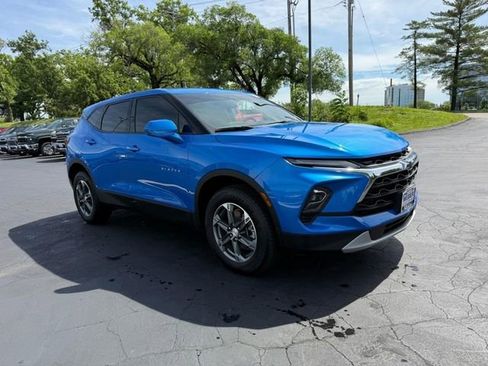 Used 2025 Chevrolet Blazer LT w/ Driver Confidence Package AWD/4WD image 9