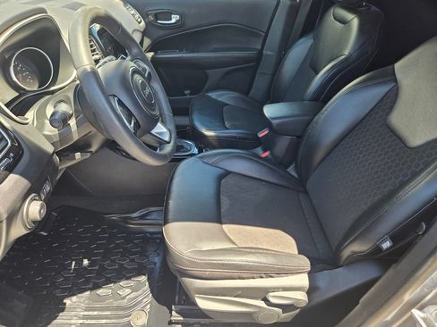 Used 2021 Jeep Compass Latitude FWD image 11